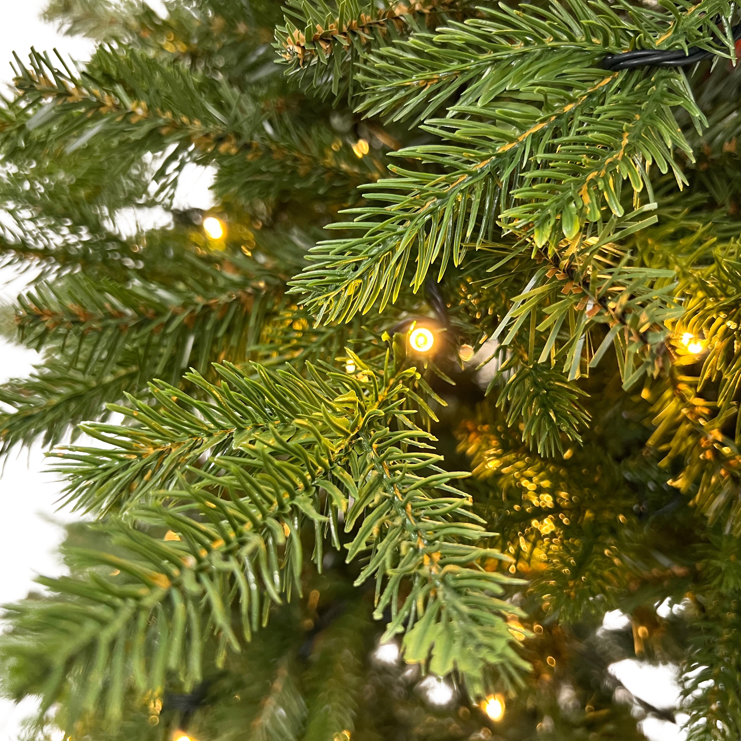 Weihnachtsbaum Excellent Trees® LED Ulvik 150 cm mit Beleuchtung - Luxusversion - 250 Lichter