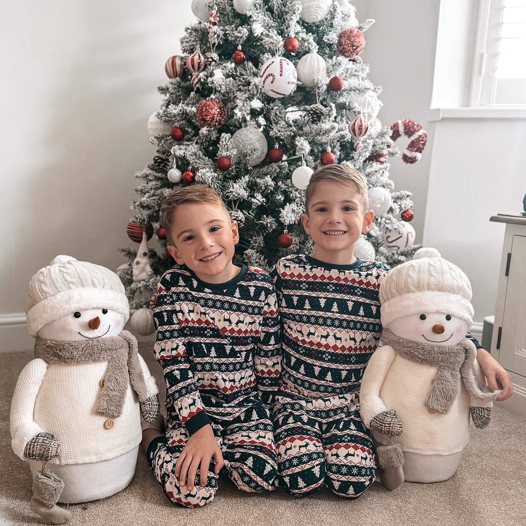 4goodz Kunstkerstboom met Sneeuweffect Scharnierconstructie Ø105 x 180H cm - Groen/Wit