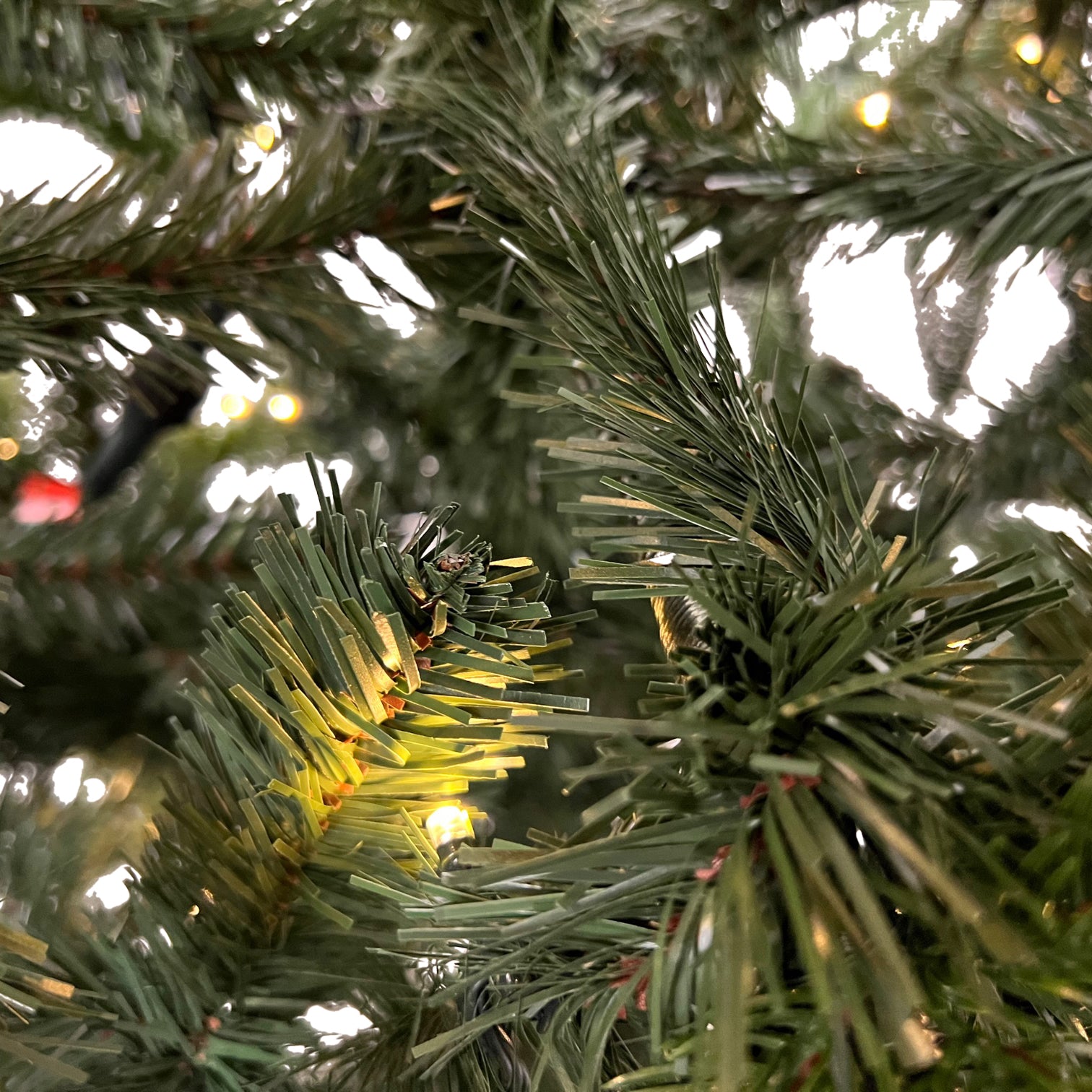 Christmas tree Excellent Trees® LED Falun Green 210 cm - Luxury version - 350 Lights