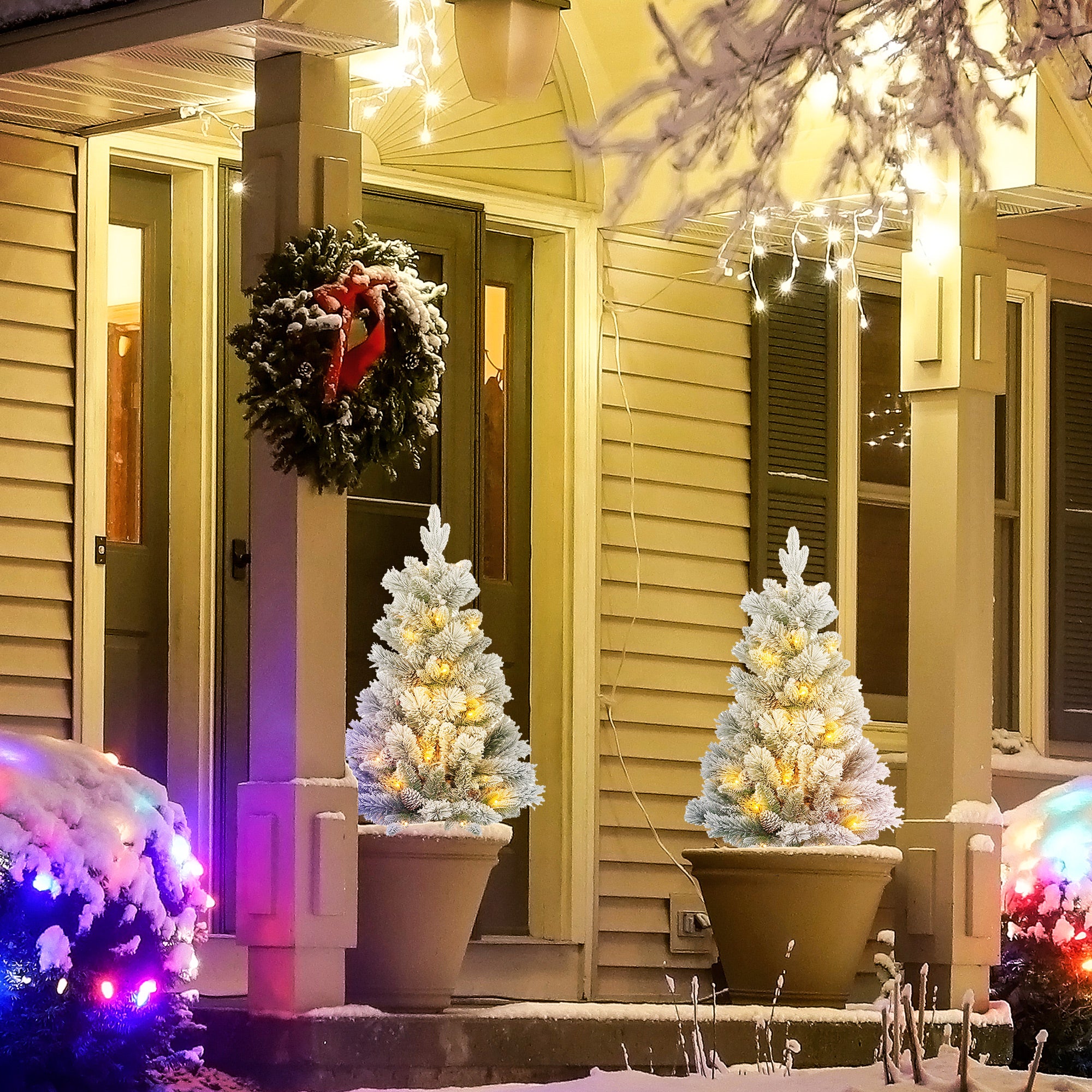 Set van 2 Homcom Kerstbomen met LED verlichting - met prikpen 107 cm