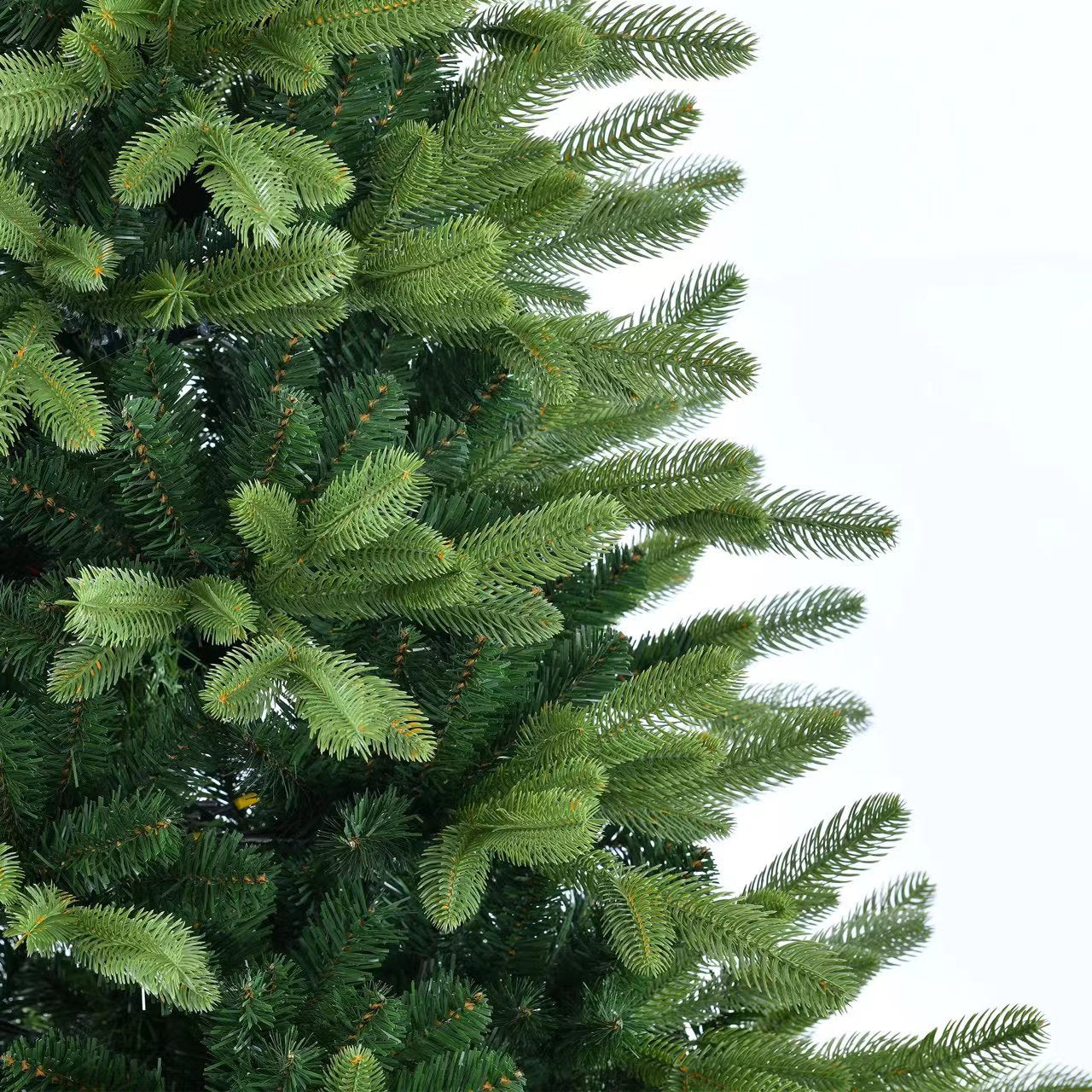 Kerstboom Excellent Trees® Hallvik 210 cm - PE+PVC - ⌀135cm - 210cm