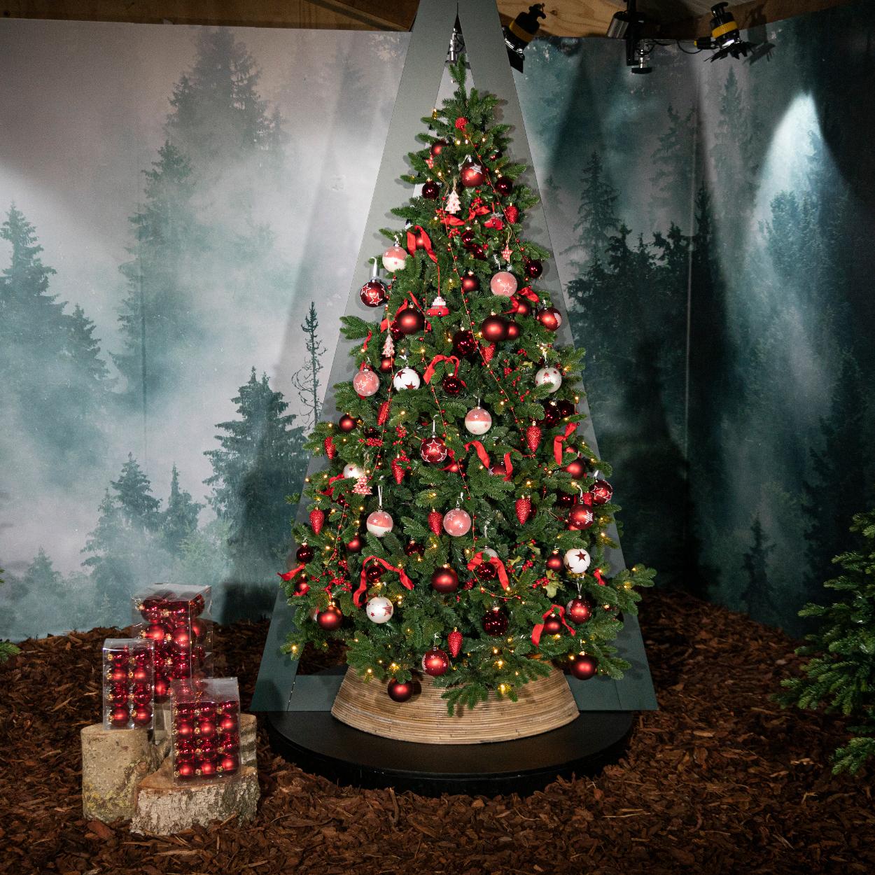 Excellent Trees® LED Mantorp 180 cm - Premium Kerstboom met 280 Lampjes ⌀109cm - ↕180cm