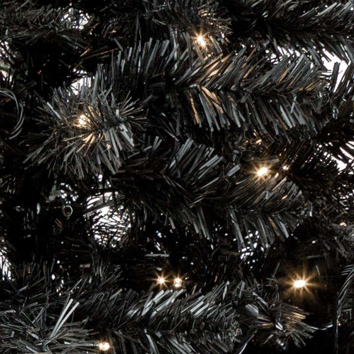 Excellent Trees® Stavanger Black 210 cm Zwarte Kerstboom met 500 LED