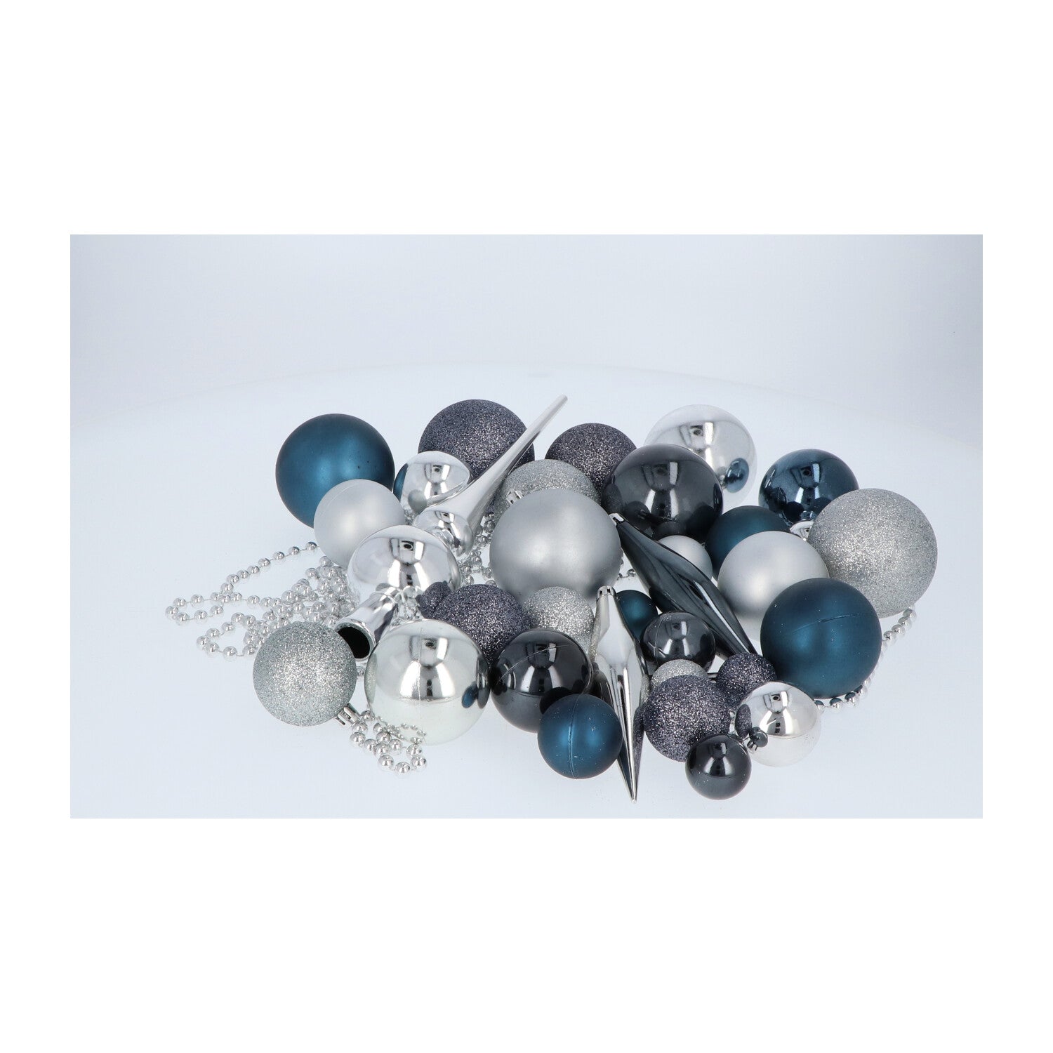 4seasonz® Kunststof Kerstballen set 130 ballen, piek en snoer Zilver/Blauw