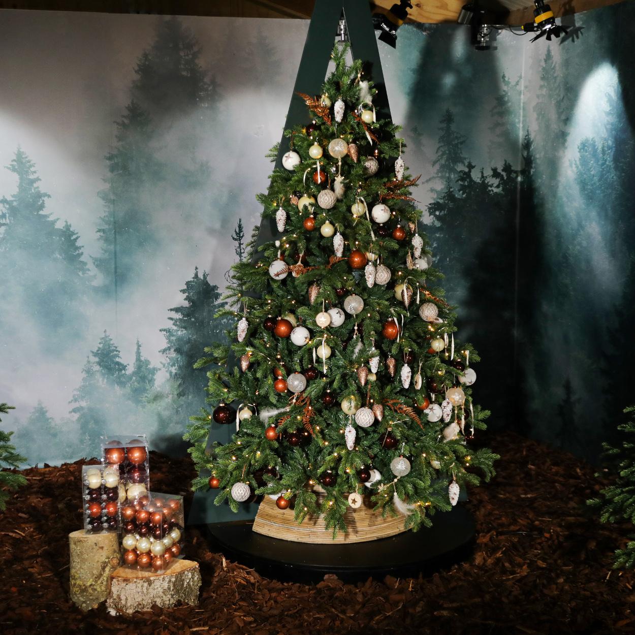 Premium Weihnachtsbaum Excellent Trees® LED Kalmar 180 cm - Luxusversion - 300 Lichter