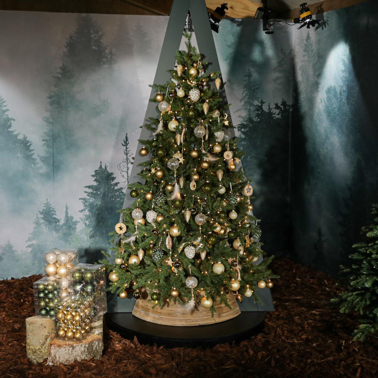 Kerstboom Excellent Trees® LED Ulvik 365 cm met verlichting - Luxe uitvoering - 1210 Lampjes